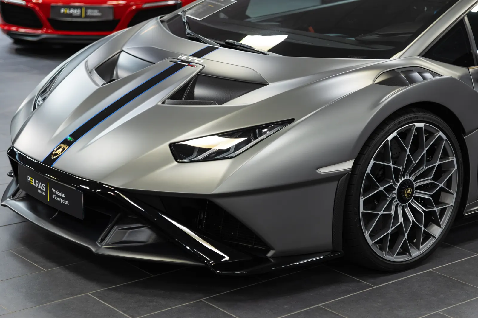 Lamborghini STO bonnet and front wheel